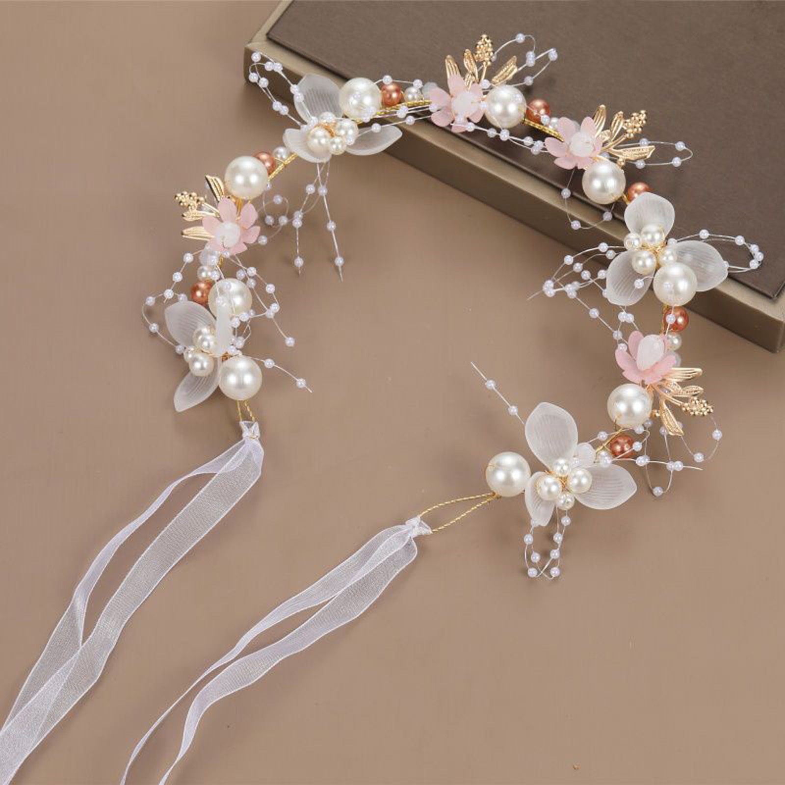 Pearls flower Headband Bridal  - Wedding Arch Flower recension och pris